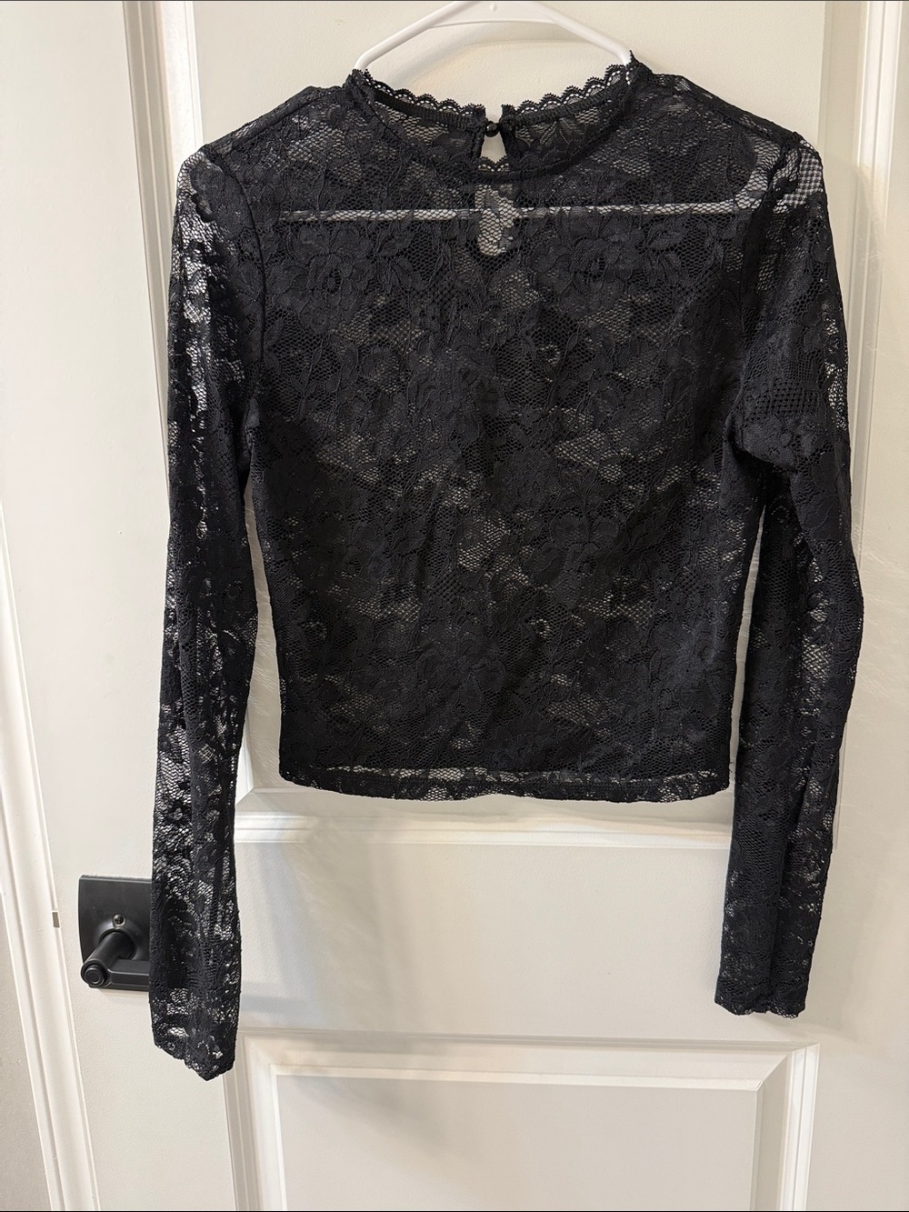 SHEIN Black Floral Lace Long Sleeve Crop Top